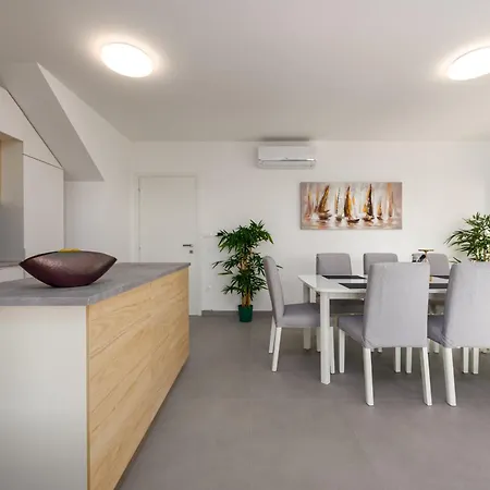 Horizon Apartment *