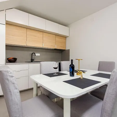 Horizon Apartment *